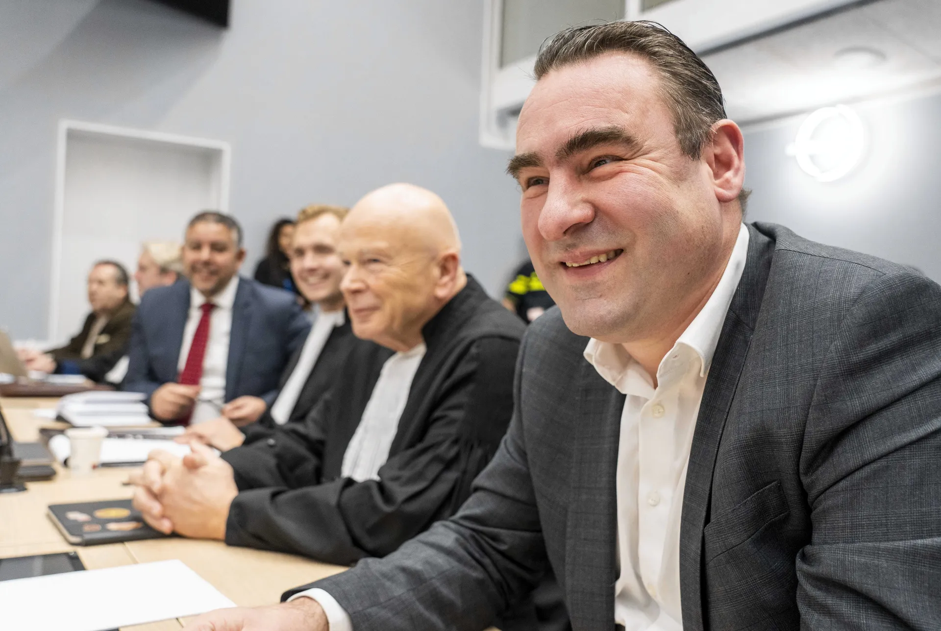 Justitie eist 22 maanden cel tegen Richard de Mos - NRC