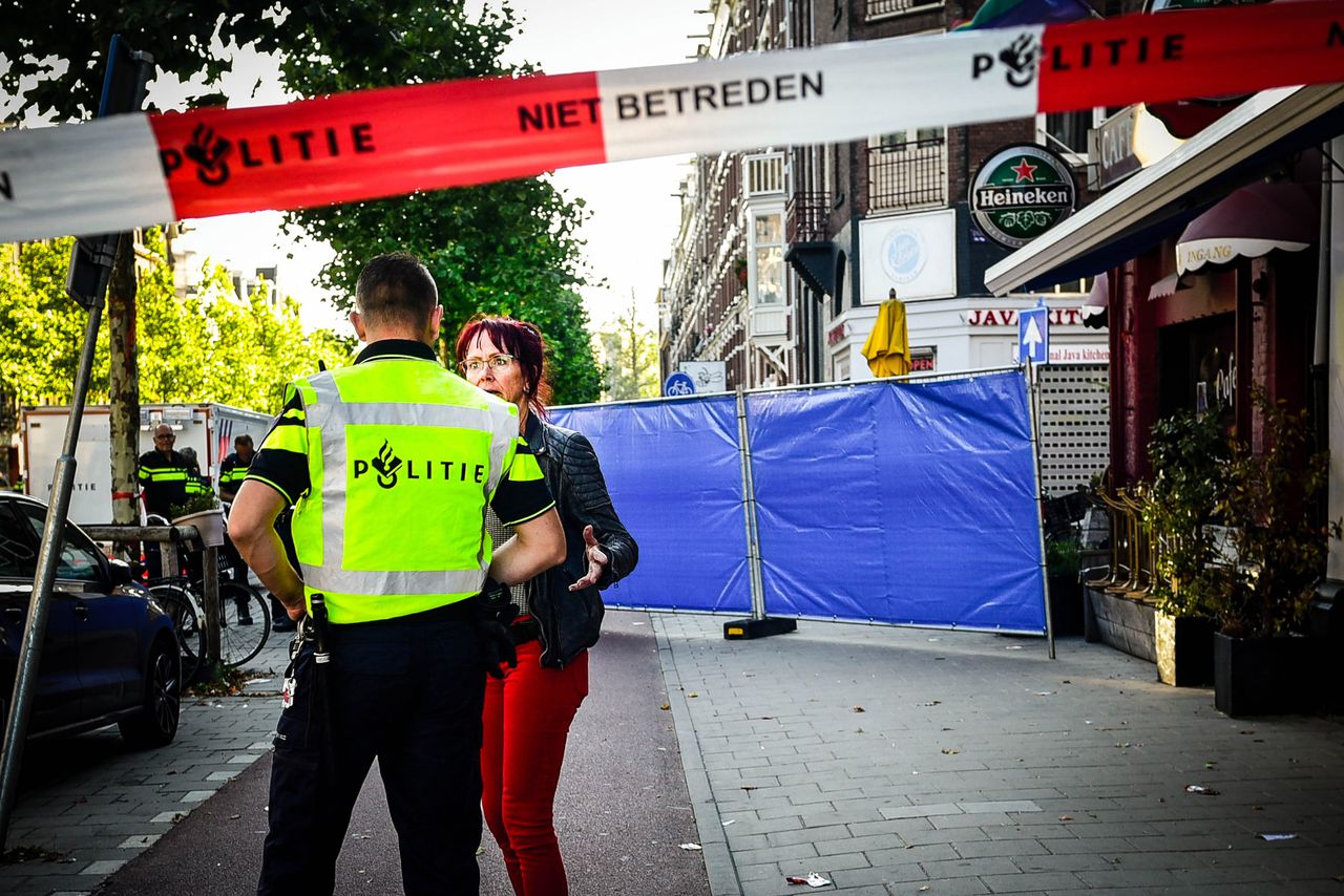 ‘Vermoedelijke vluchtauto schietpartij Amsterdam uitgebrand teruggevonden’ 