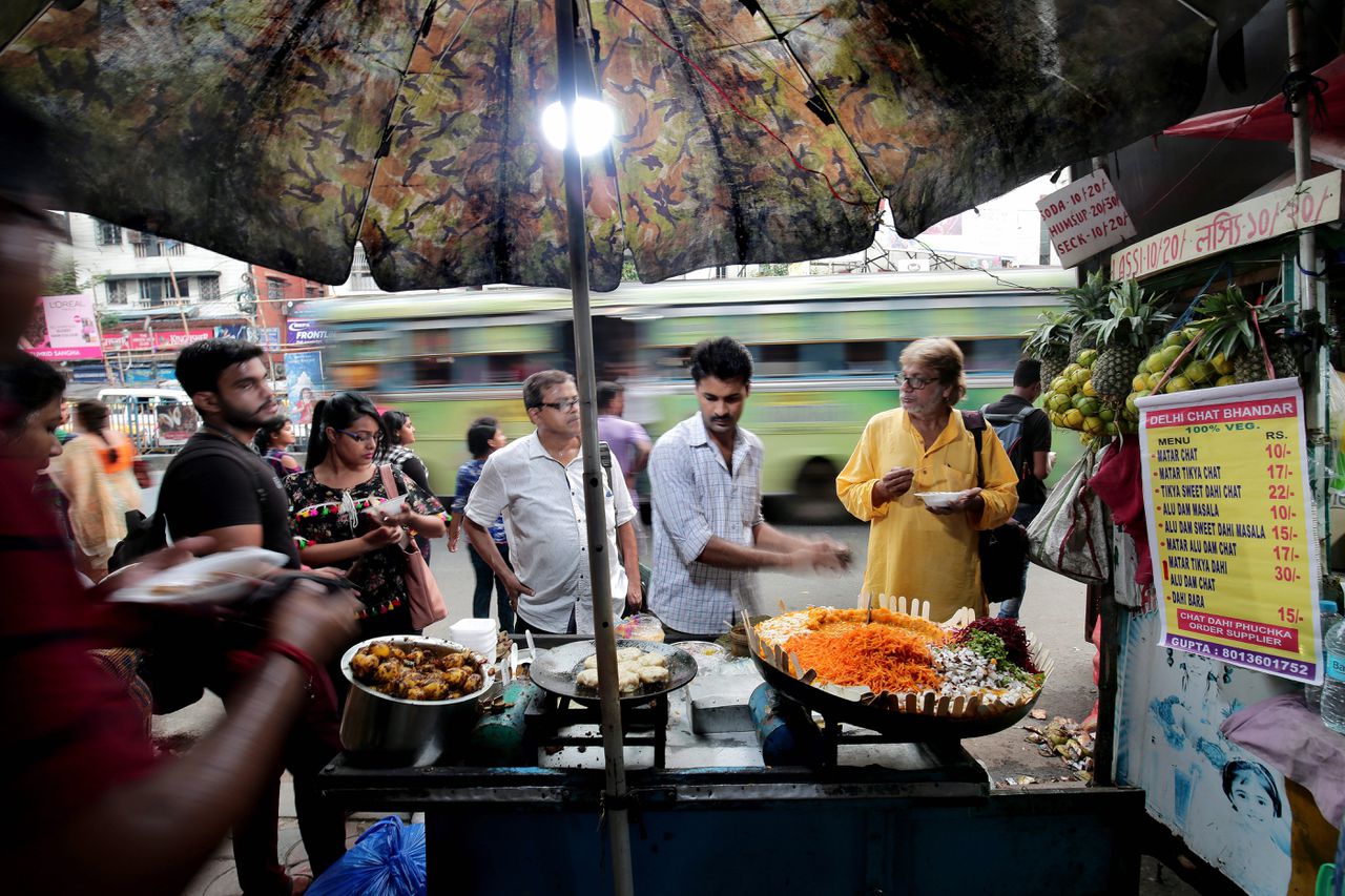 Eettentje op straat in Calcutta, India
