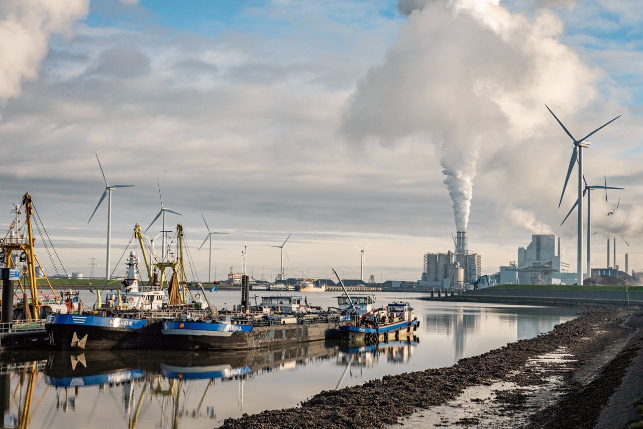 Kolencentrale in de Eemshaven, die in 2015 in bedrijf is genomen en uiterlijk in 2030 gesloten moet worden.