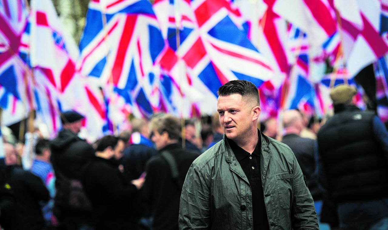 Britse anti-islamactivist Tommy Robinson de cel in 