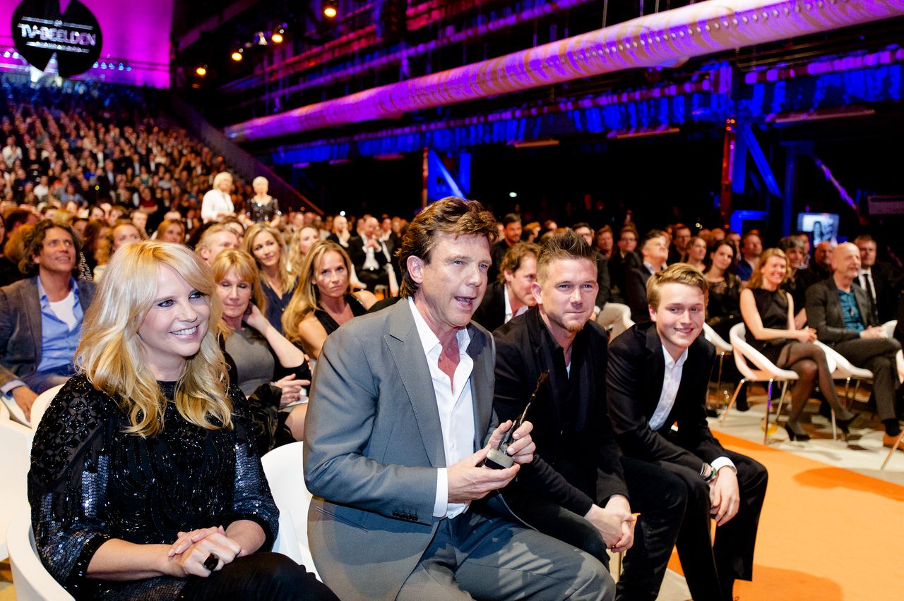 John de Mol en Linda de Mol eerder dit jaar tijdens het prijzengala De TV-Beelden.