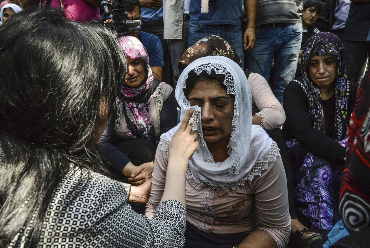 Rouw na grote aanslag op bruiloft in Turkije 