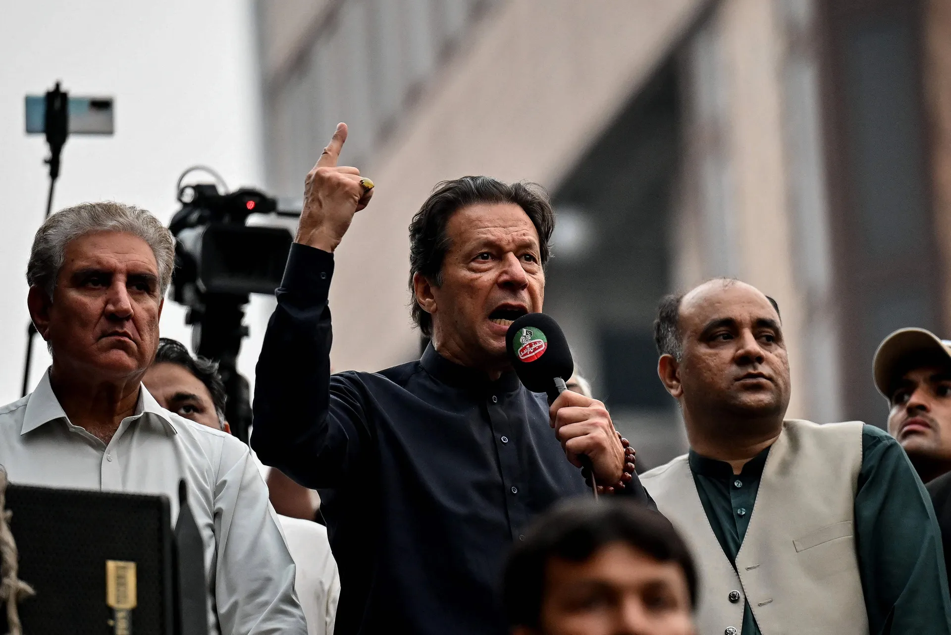 Mislukte aanslag op Imran Khan toont hoe pijlers onder Pakistaanse ...