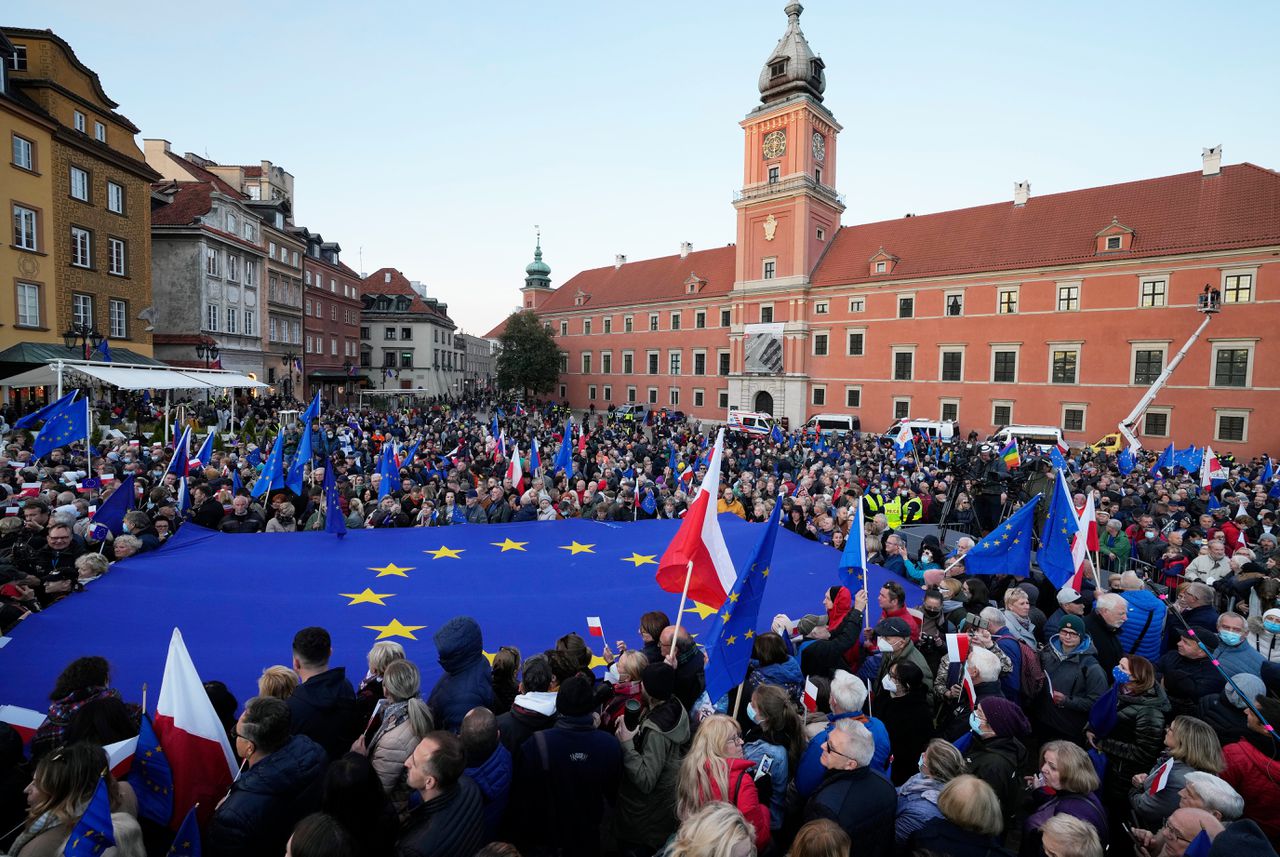 Tienduizenden Polen doen mee aan pro-EU-demonstratie 