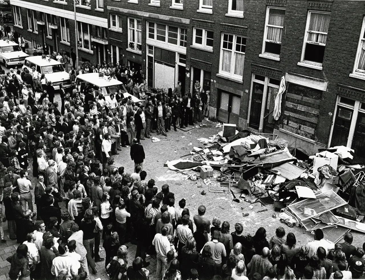 Hoe de ‘rassenrellen’ van 1972 nu nog doorwerken in Rotterdam - NRC