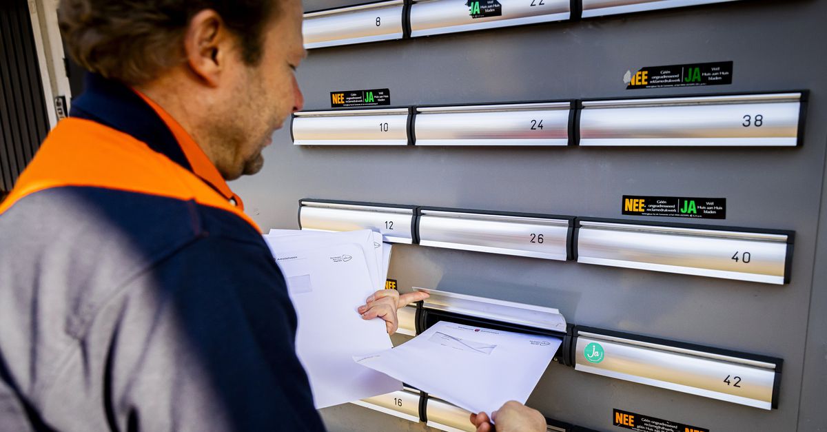 PostNL leed vorig jaar 35 miljoen verlies op consumentenpost, eist aanpassing Postwet