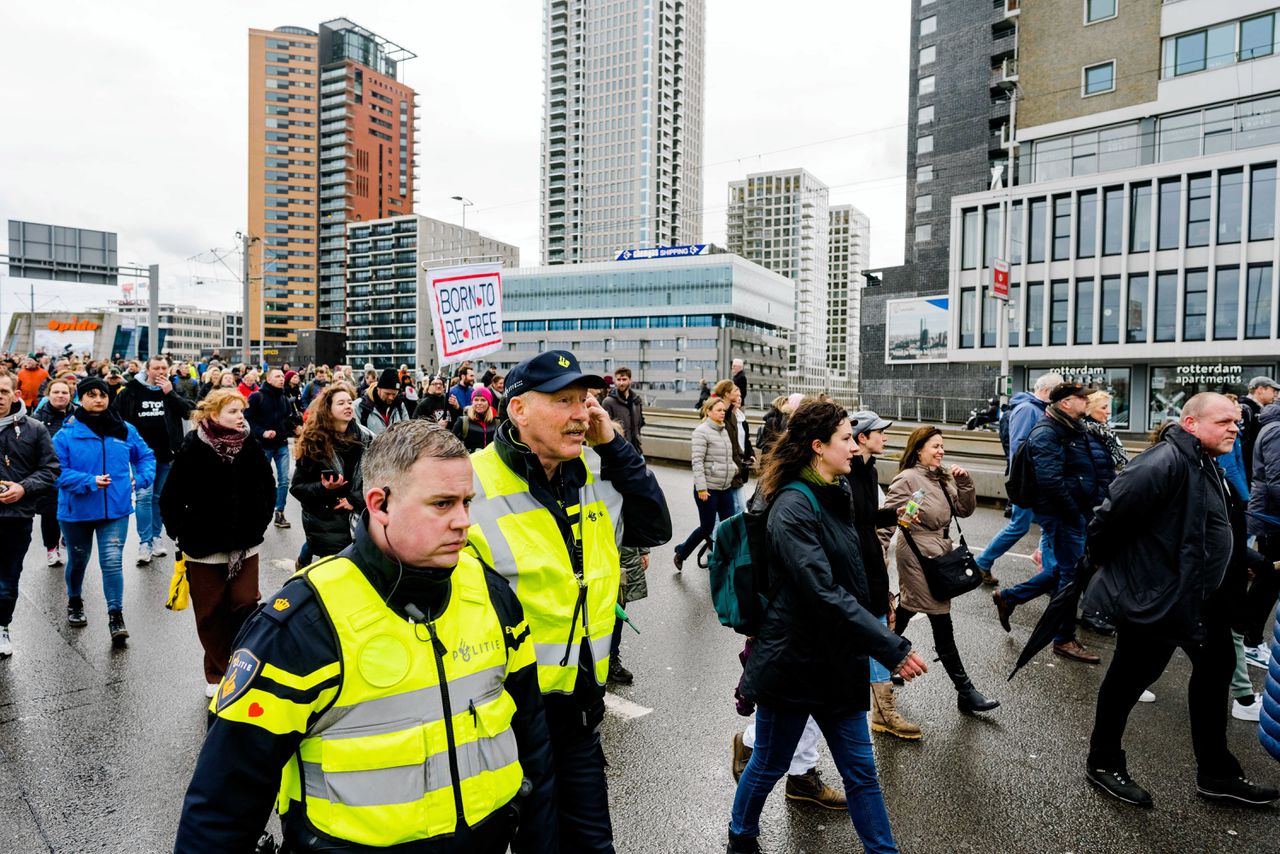 ‘De enige die vandaag iets gaat slopen is de wind’, zegt de corona-demonstrant 