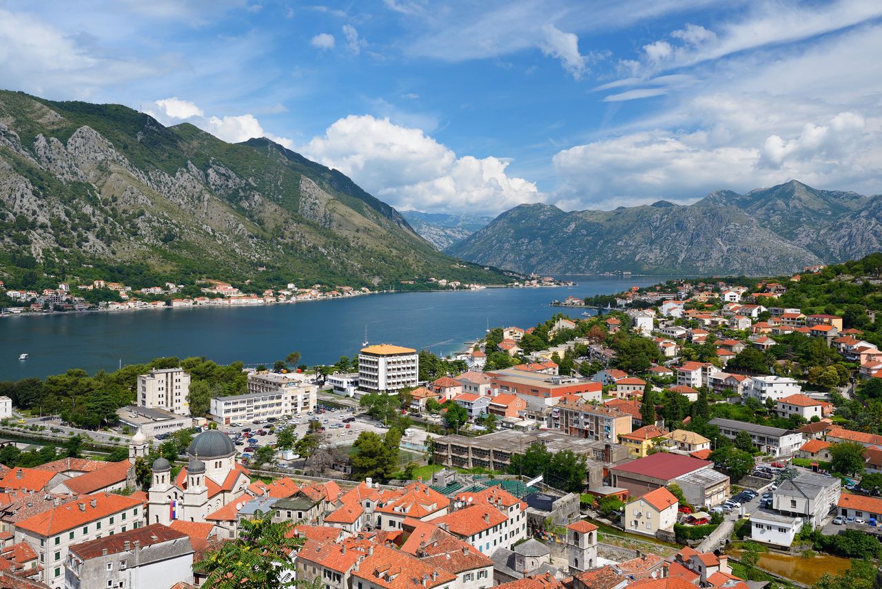 De Montenegrijnse kustplaats Kotor.