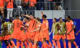 DALLAS, UNITED STATES – JUNE 14: Ryan Gravenberch of the Netherlands, Virgil van Dijk of the Netherlands, Cody Gakpo of the Netherlands, Micky van de Ven of the Netherlands, Frenkie de Jong of the Netherlands, Noa Lang of the Netherlands, Marten de Roon of the Netherlands, Lutsharel Geertruida of the Netherlands during the Group F – FIFA World Cup 2026 match between Netherlands and Japan at Dallas Stadium on June 14, 2026 in Dallas, United States. (Photo by BSR Agency/Getty Images)