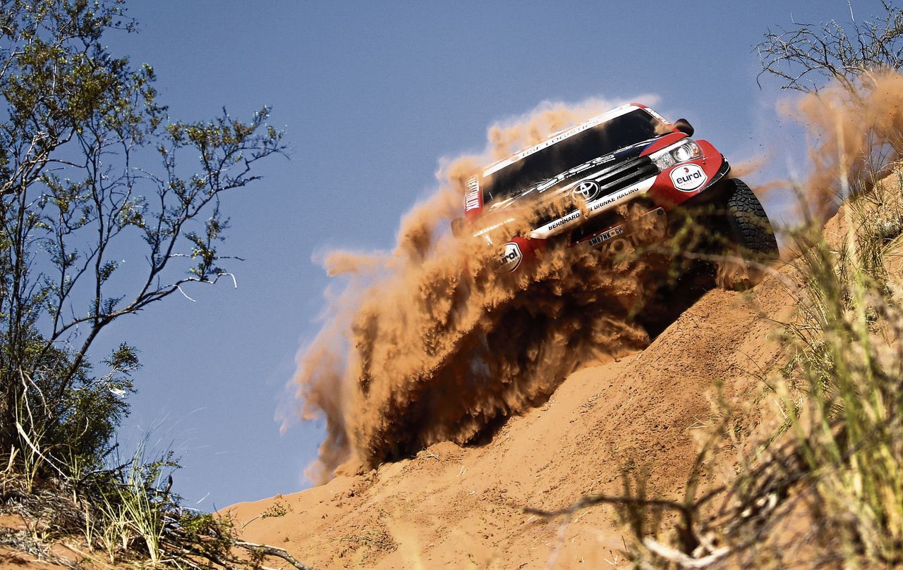 Bernhard ten Brinke in zijn Toyota tijdens de Dakar Rally van 2018.Foto David Fernandez/EPA