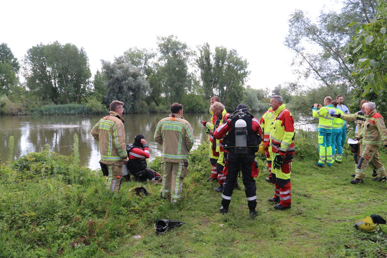 Binnenvaartschip gezonken op de Schelde, kapitein vermist 