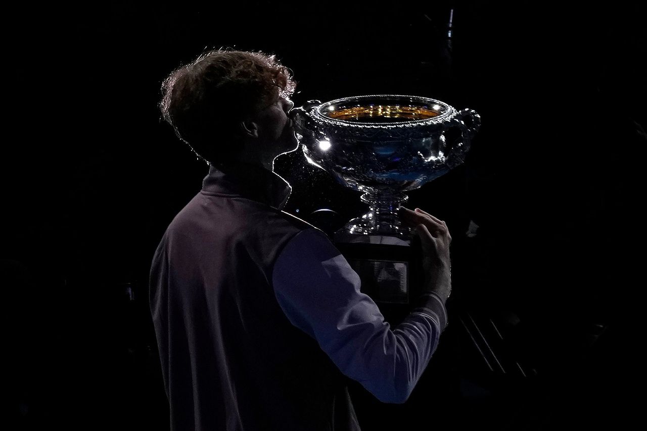 Jannik Sinner volgt zijn eigen weg en bereikt bij de Australian Open de top 