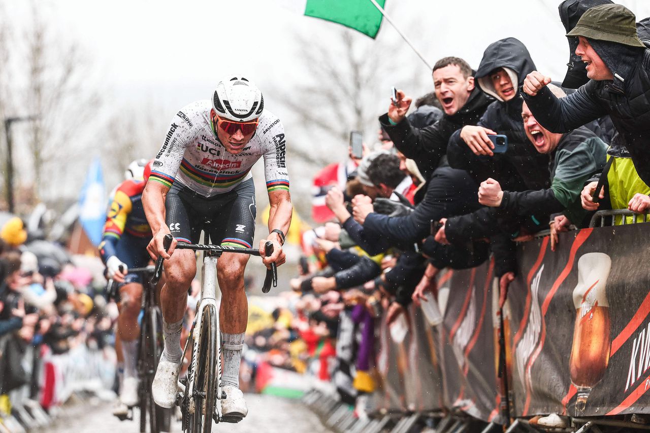 Mathieu van der Poel wint Ronde van Vlaanderen 