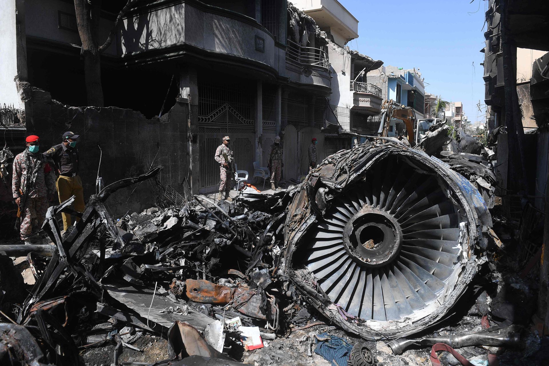 ‘Fouten luchtverkeersleiding en piloten oorzaak vliegtuigcrash Karachi