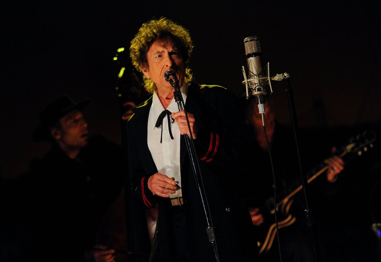 Bob Dylan tijdens een televisieoptreden, in 2015.