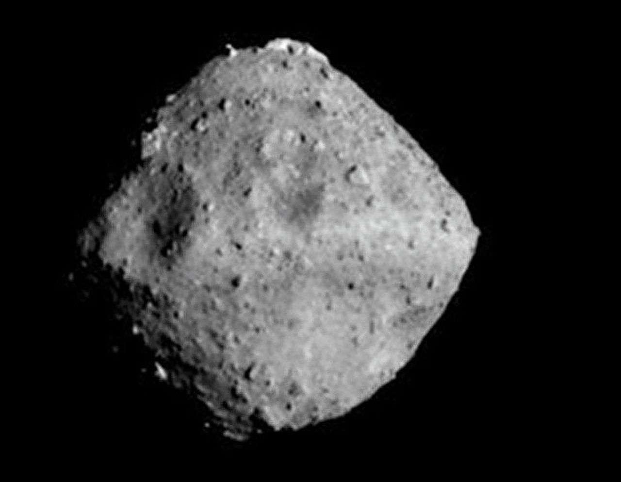 Japanse sonde stuurt eerste duidelijke foto’s van planetoïde Ryugu 