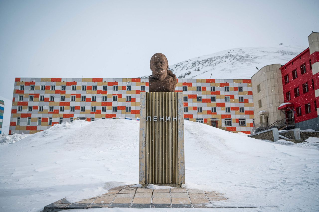 Russische mijnwerkers op Spitsbergen worden via omweg toch bevoorraad 