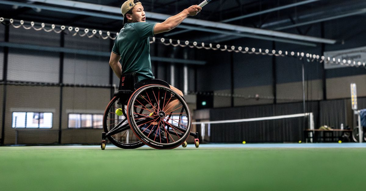 Al het spaargeld gaat naar de tennisambities van Yun (14), want in een rolstoel is alles veel duurder