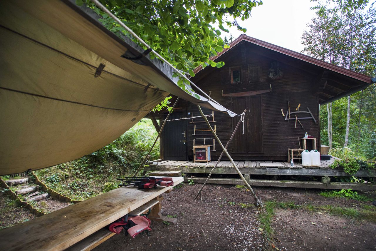Bushcraft Basecamp "The Old Crow", waar de verdachte Jos B. verbleef in het kamp in de Vogezen.