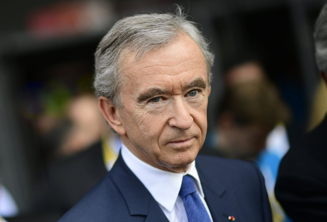 Franse justitie onderzoekt betrokkenheid miljardair Arnault bij verdachte vastgoedtransactie met Rus 
