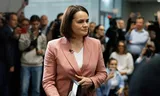 De Wit-Russische oppositieleider Svitlana Tichanovskaja zondag in de Litouwse hoofdstad Vilnius. Foto Mindaugas Kulbis / AP  