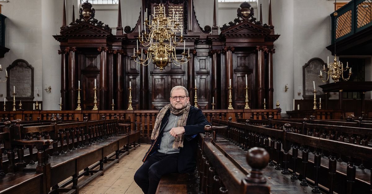 Besteed de 25 miljoen voor versterking van ‘Joods leven’ in Amsterdam ook aan verbinding met andere gemeenschappen, aldus adviescommissie