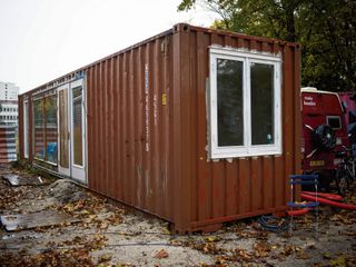 Een Huis Is Onbetaalbaar Dus Dan Maar In Een Container Wonen Nrc
