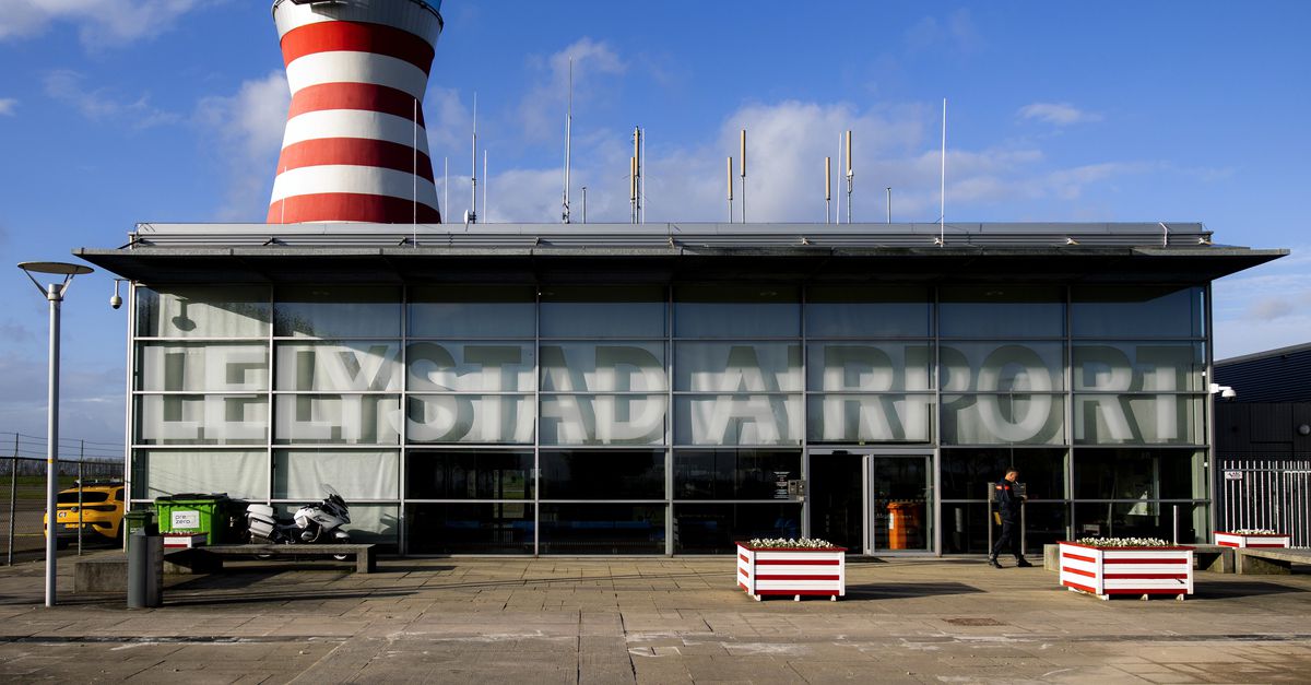 ‘Wel F-35’s, nog geen vakantievluchten naar Lelystad Airport’