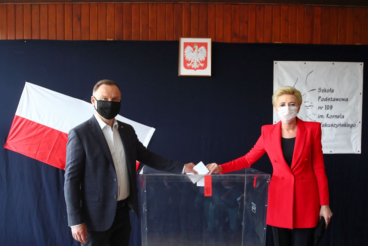 Presidentsverkiezingen Polen onbeslist na race tussen conservatief en liberaal 