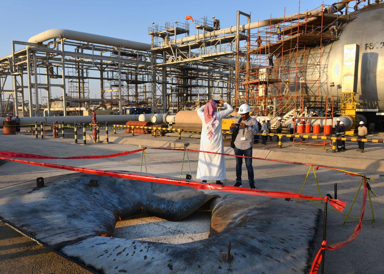 Na de aanslagen op de grootste Saoedische olie-installatie in september kelderden de koersen, maar veerden ook weer op