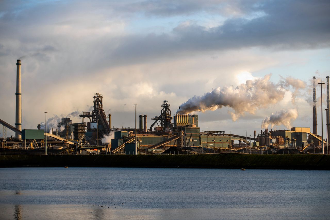 Tot voor kort draaide de IJmuidense fabriek (8.000 werknemers) van Tata relatief goed.