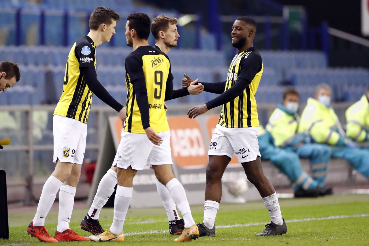 Vitesse wint van FC Groningen en houdt aansluiting bij de top 