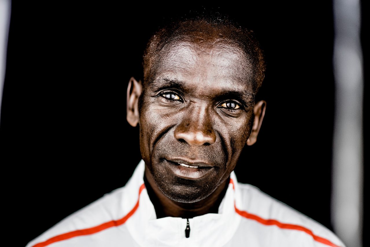 Marathonloper Eliud Kipchoge staat na zijn sensationele wereldrecord op de marathon volledig op herstelmodus.