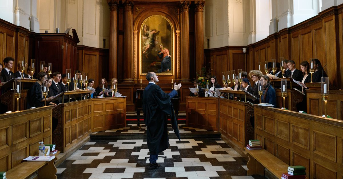 Engeland is beroemd om zijn koortraditie, zeker rond Kerst. Hoe gaat het daarmee?