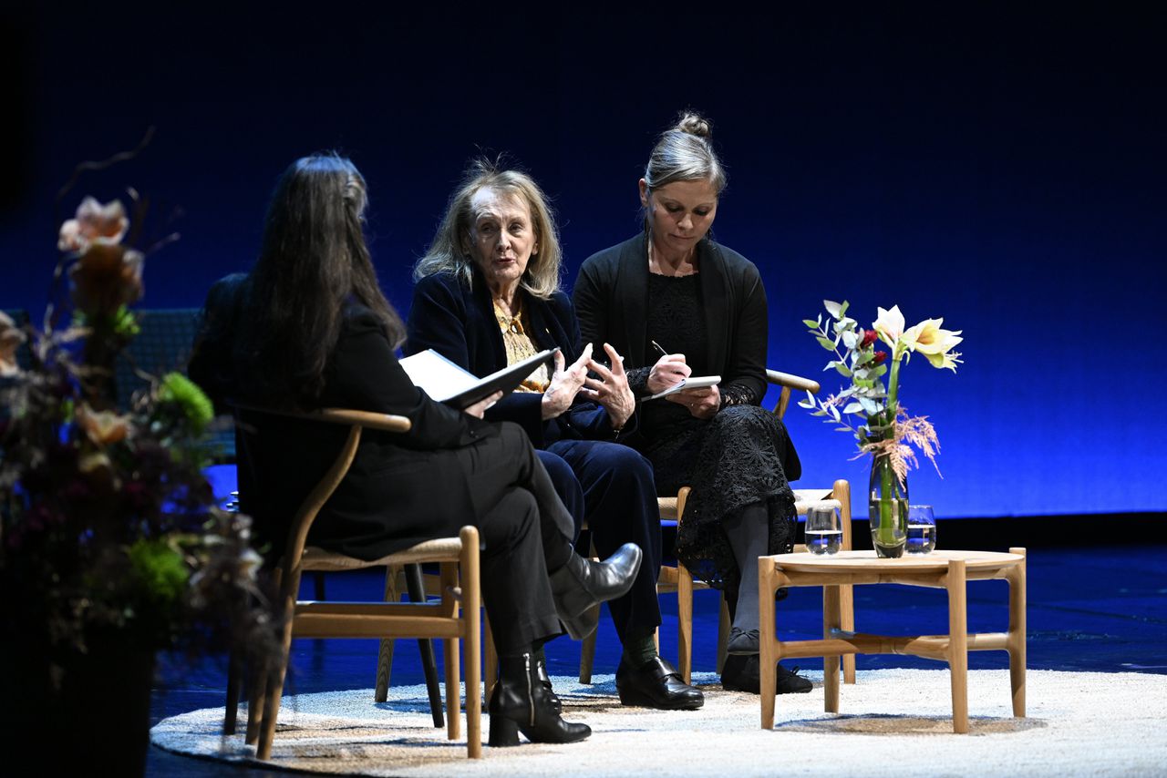 De Franse schrijfster Annie Ernaux, bij de uitreiking van de Nobelprijs voor Literatuur, in december 2022 te Stockholm.
