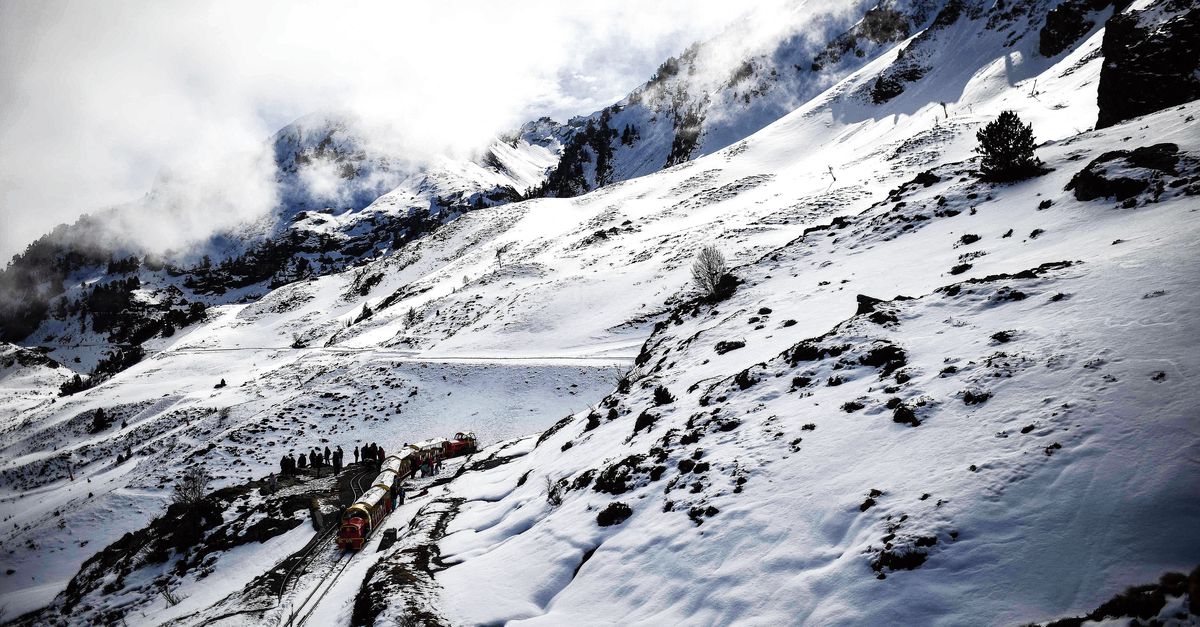 At least four skiers have been killed in an avalanche in France, and two more are missing