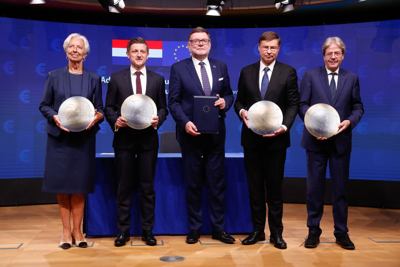 Polen, Tsjechië en Hongarije blijven liever nog even buiten de euro  