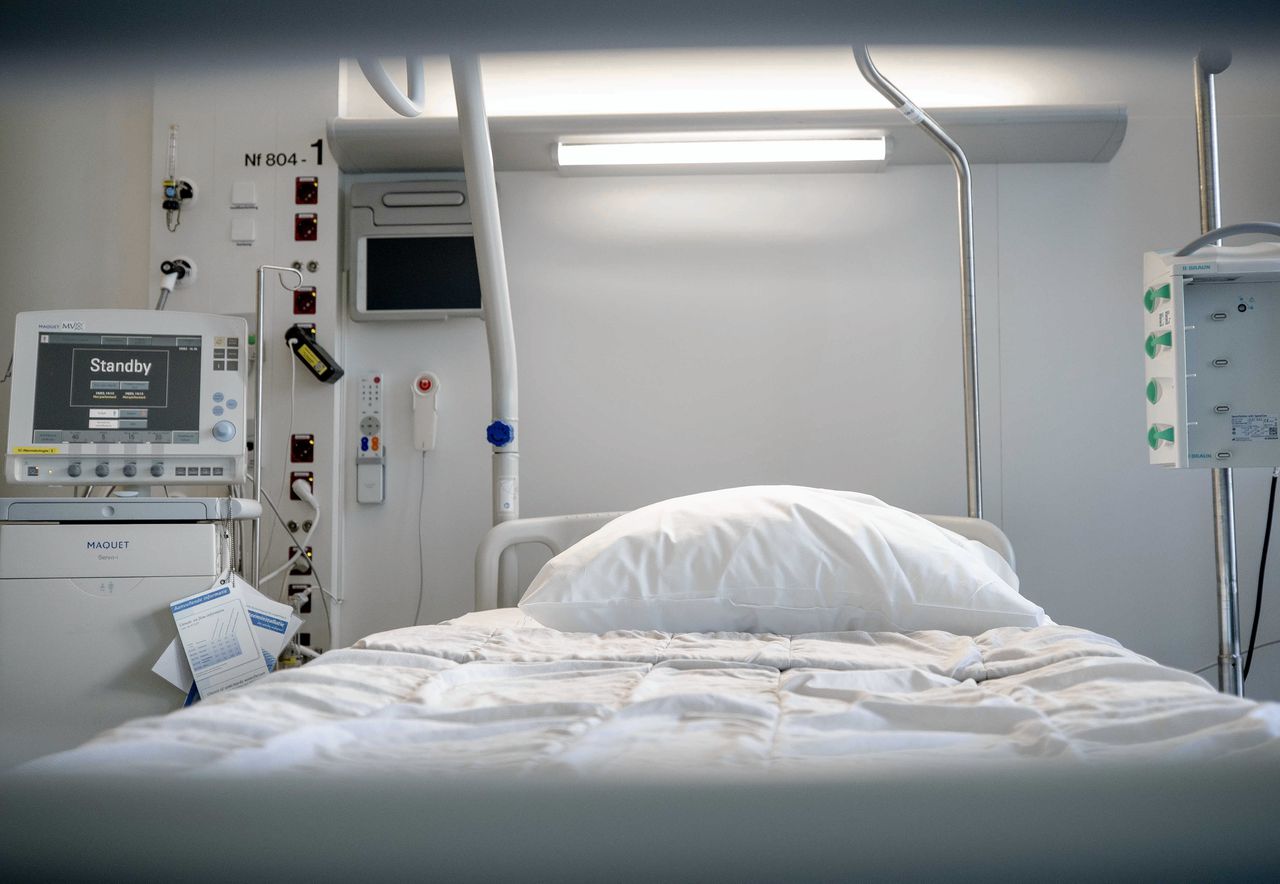 Een tot intensivecare-unit omgebouwde kamer in het Erasmus MC.