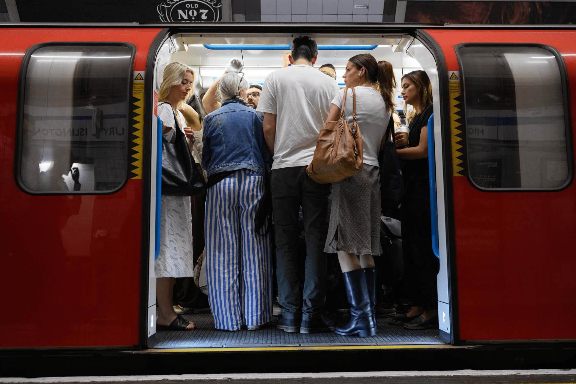 De metro in Londen is 'walgelijk heet'. Voor airco zijn de tunnels net te krap