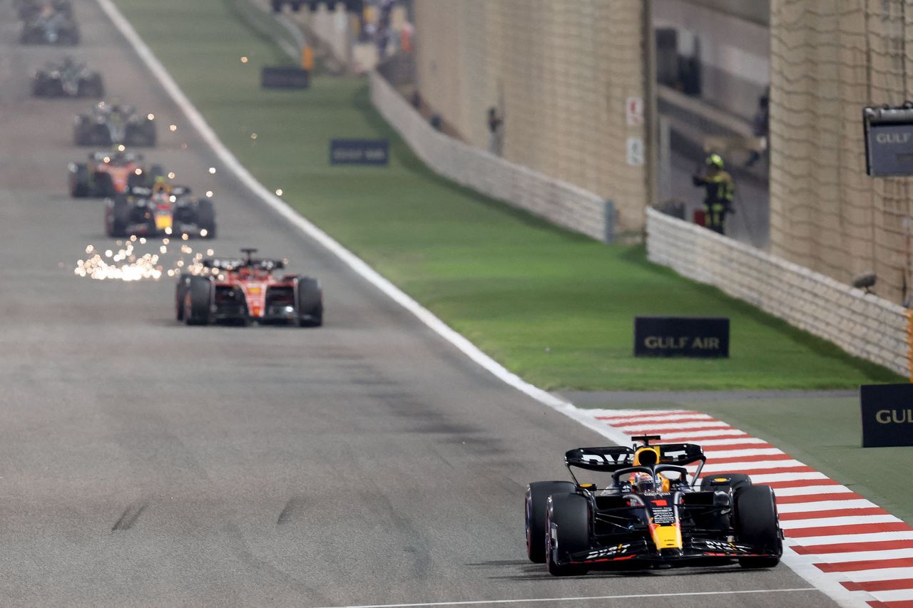 Max Verstappen leidt van start tot finish bij de Grote Prijs van Bahrein 
