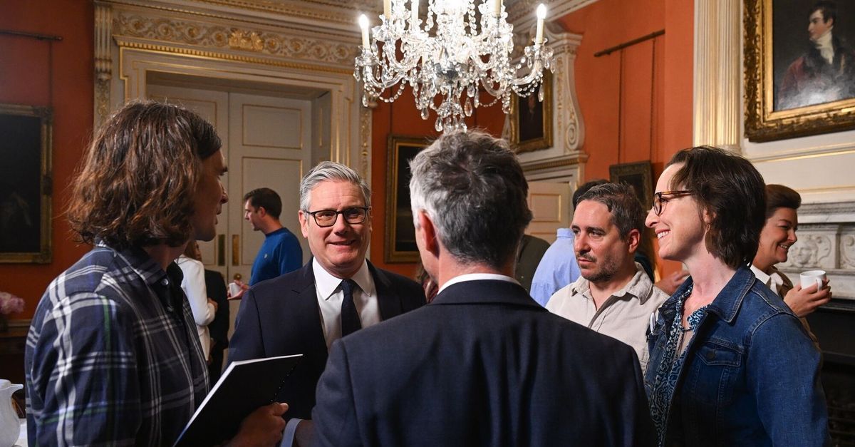 Starmer kondigt socialemediaverbod aan voor jongeren tot zestien jaar