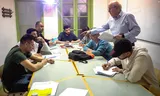 Spaanse les in Barcelona, in het gebouw van Migra Studium, een hulporganisatie die is opgericht door jezuïeten. Alle leerlingen in deze klas zijn al langer dan zes maanden in Spanje.  