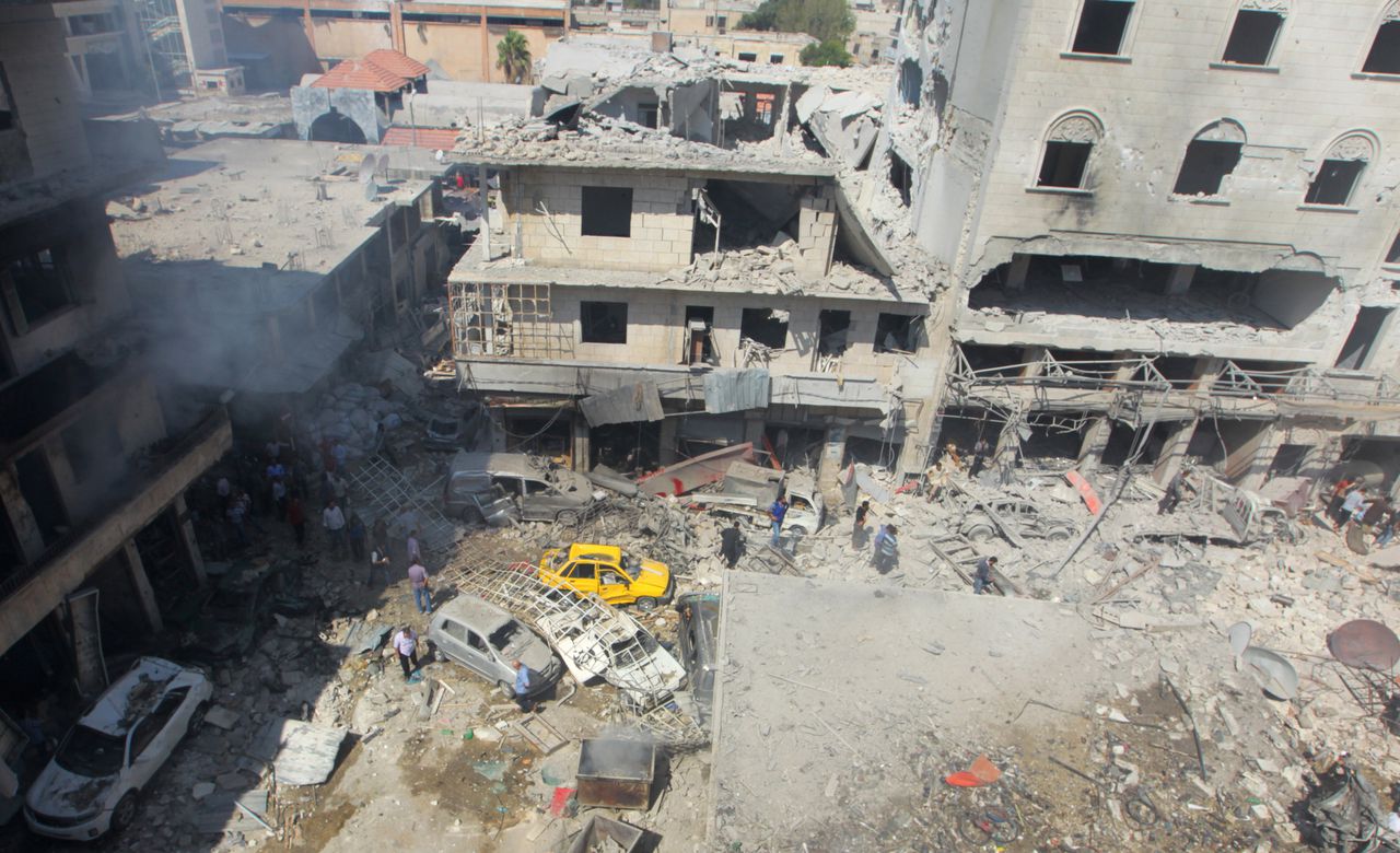 Tientallen doden door bombardement op markt Syrië 