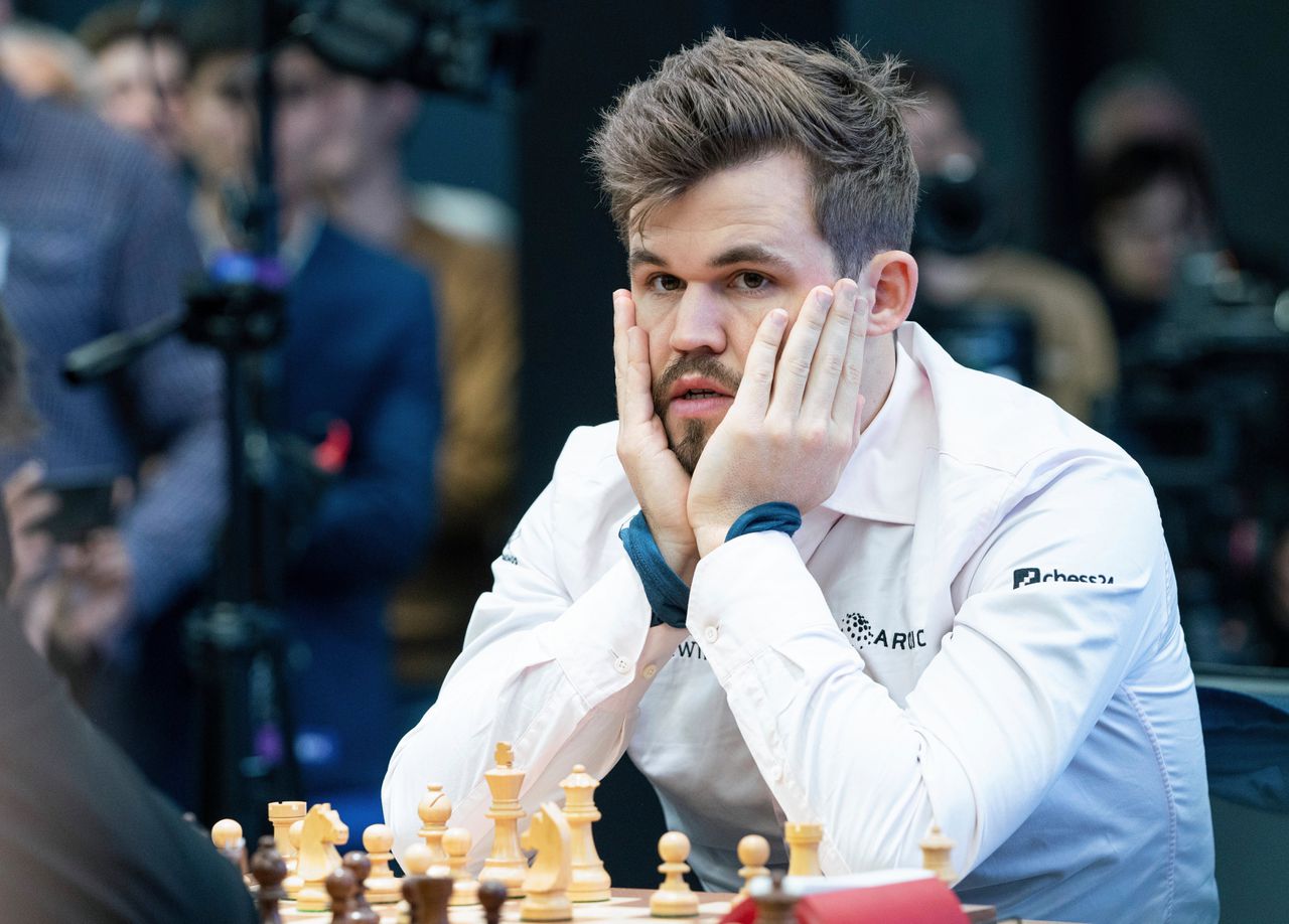 Magnus Carlsen wint WK Blitz en is wereldkampioen in alle
