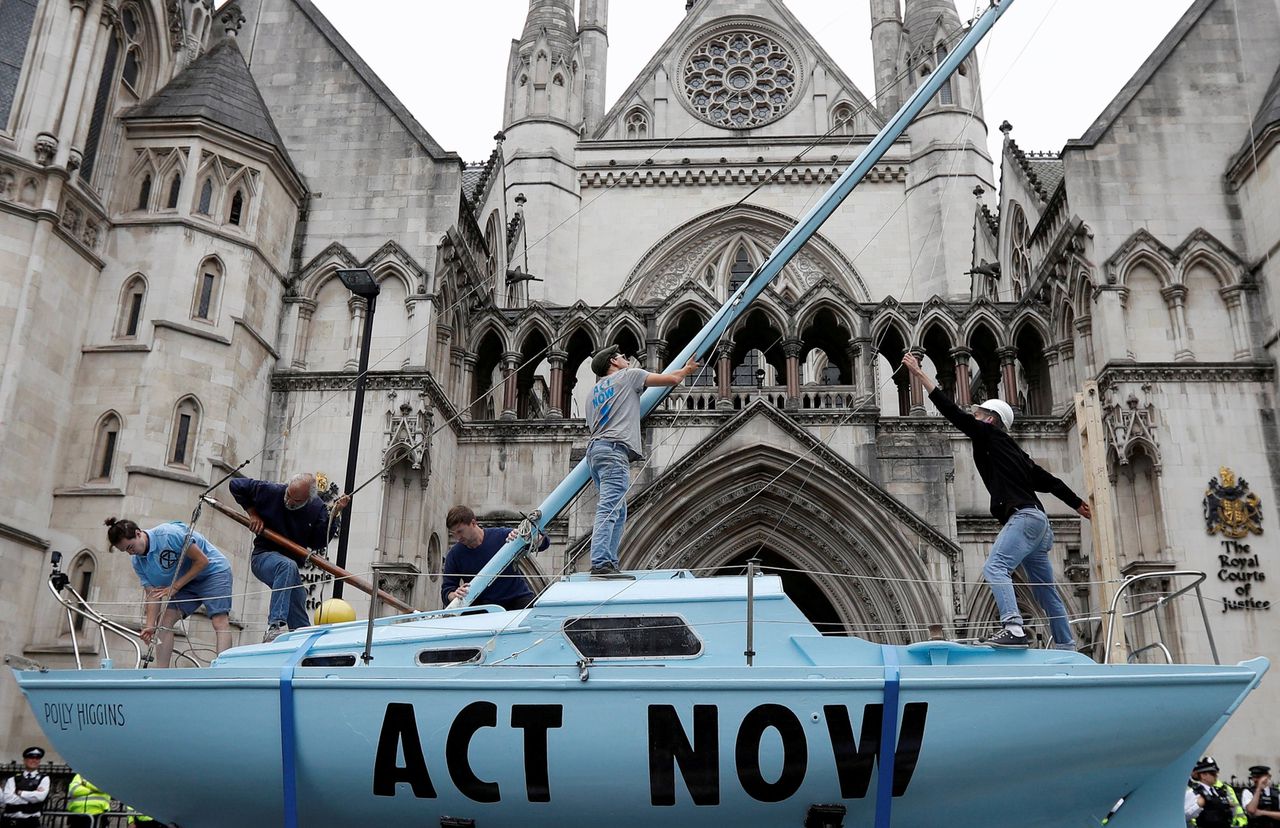De Britse klimaatactiegroep Extinction Rebellion protesteerde deze maand bij de Royal Courts of Justice in Londen.