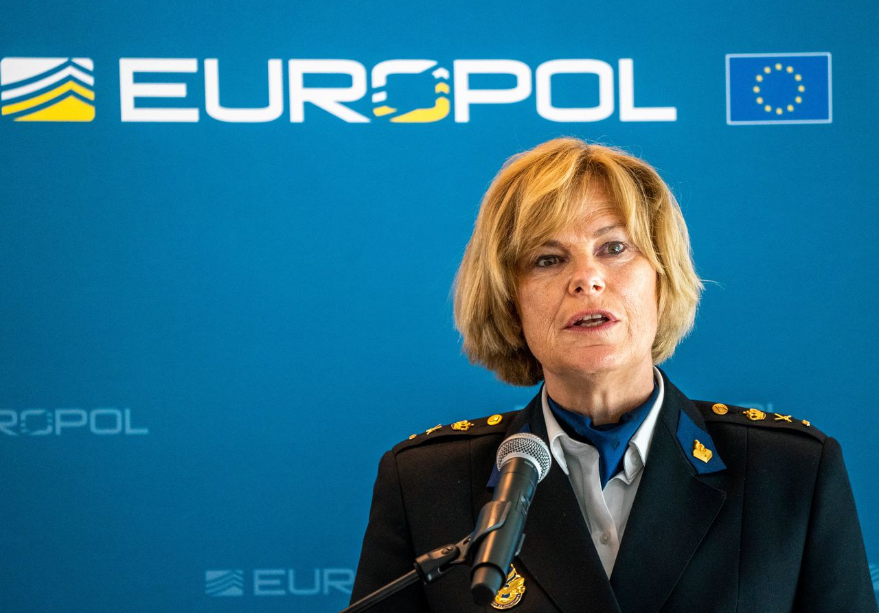Jannine van den Berg vertrekt na zes jaar als politiechef bij de Landelijke Eenheid.