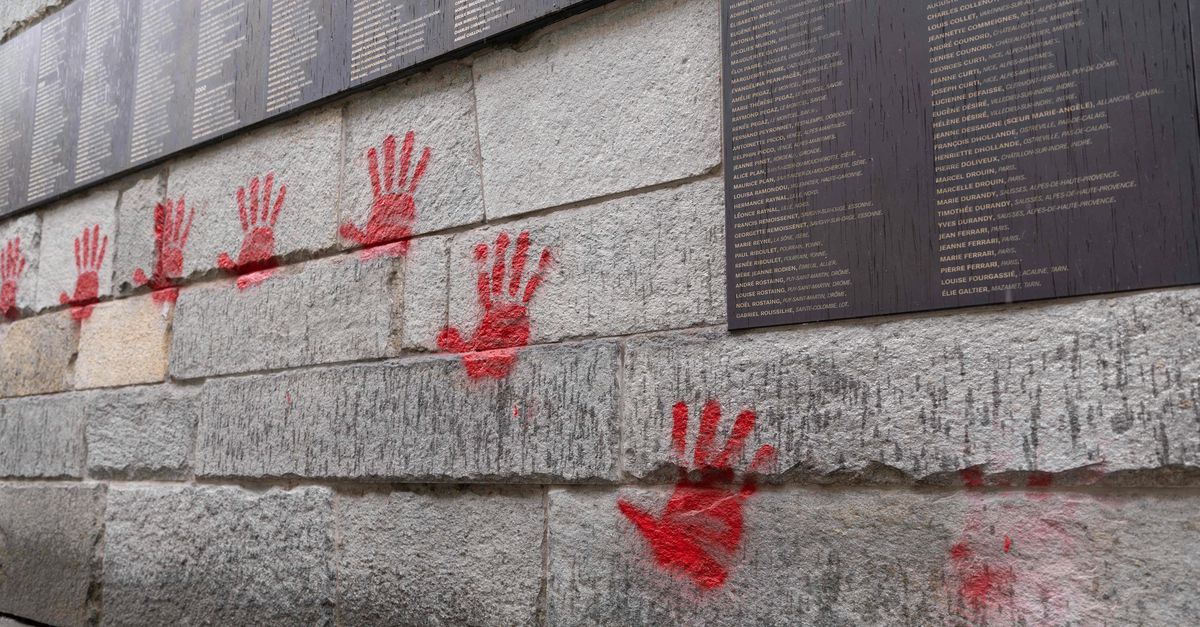 Twee tot vier jaar celstraf voor Bulgaren die Holocaustmonument in Parijs besmeurden