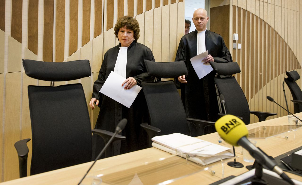 De rechters Elianne van Rens, Hendrik Steenhuis en Sijbrand Krans voor de tweede openbare zitting in de strafzaak tegen Wilders.