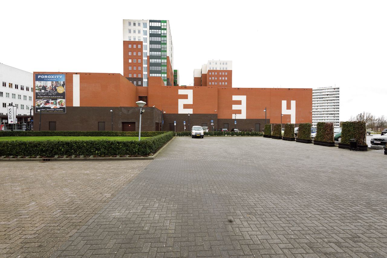 Het Kazernevoorterrein in Roermond, vanaf 2000 decor van tal van lucratieve bouwprojecten.